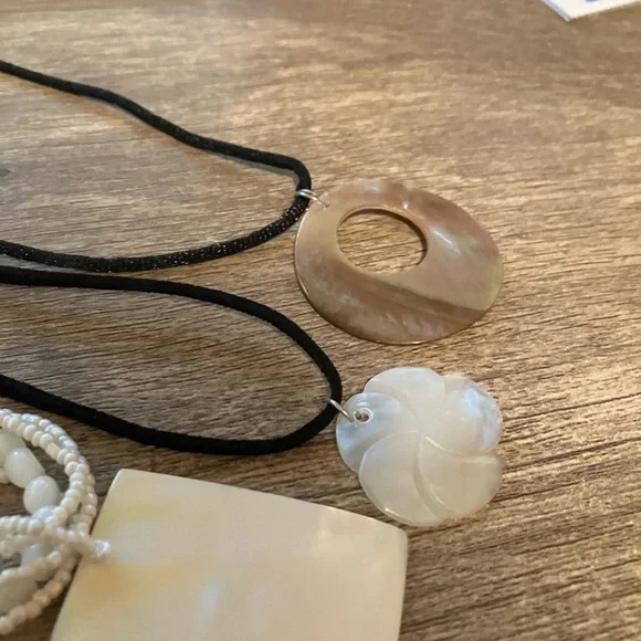 Hawaii's Finest Cream and White  shell Necklace Collection - Picture 2 of 2